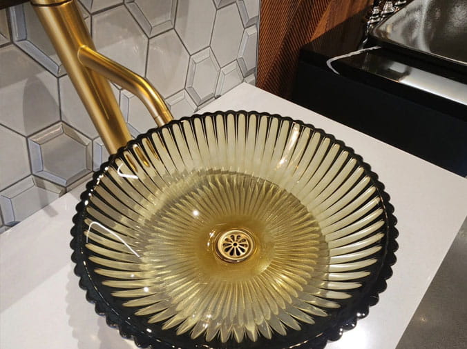 glass flower saink with brass faucet